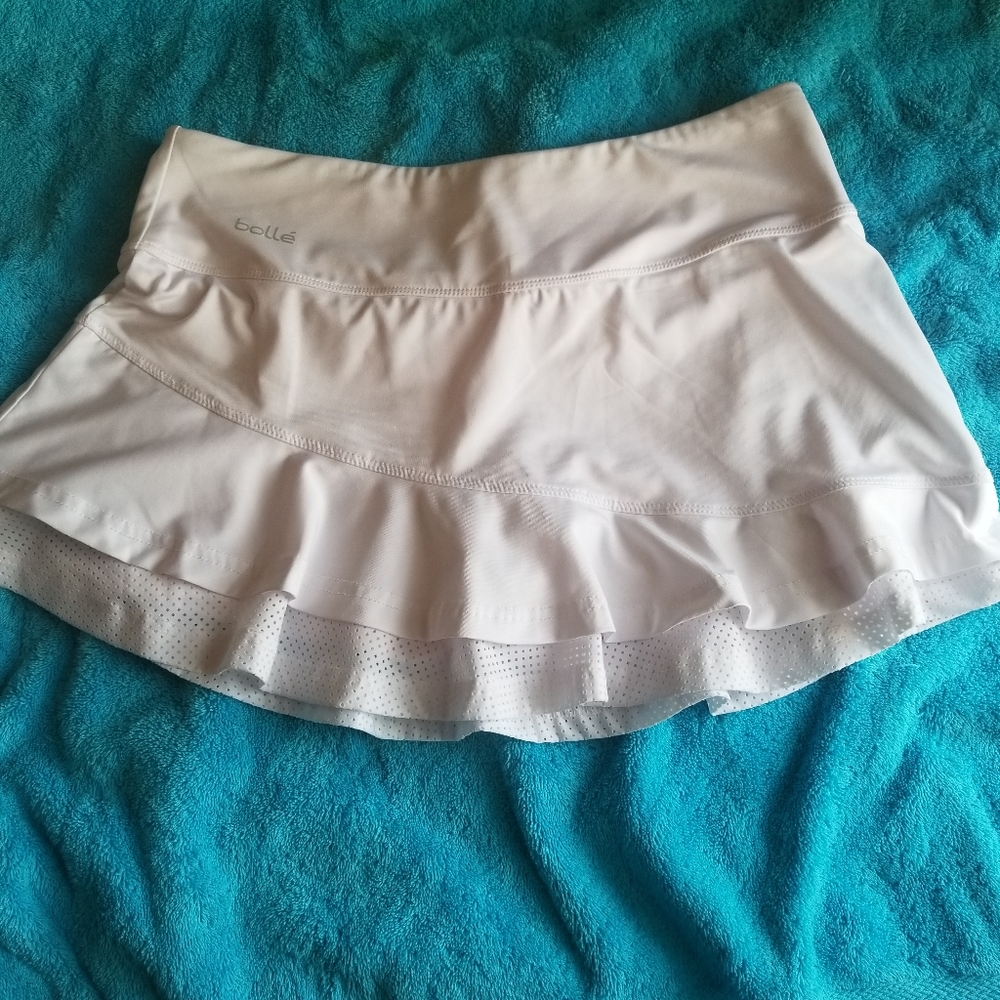 Bollé white tennis skirt. Size: M